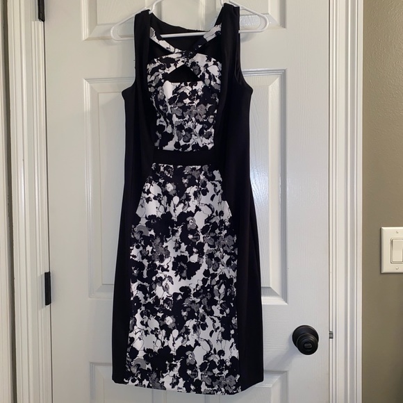 Connected Apparel Womens Black and White Sleeveless Floral Fitted Midi Dress - Picture 1 of 3